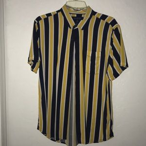 GUESS Button Up Short Sleeve